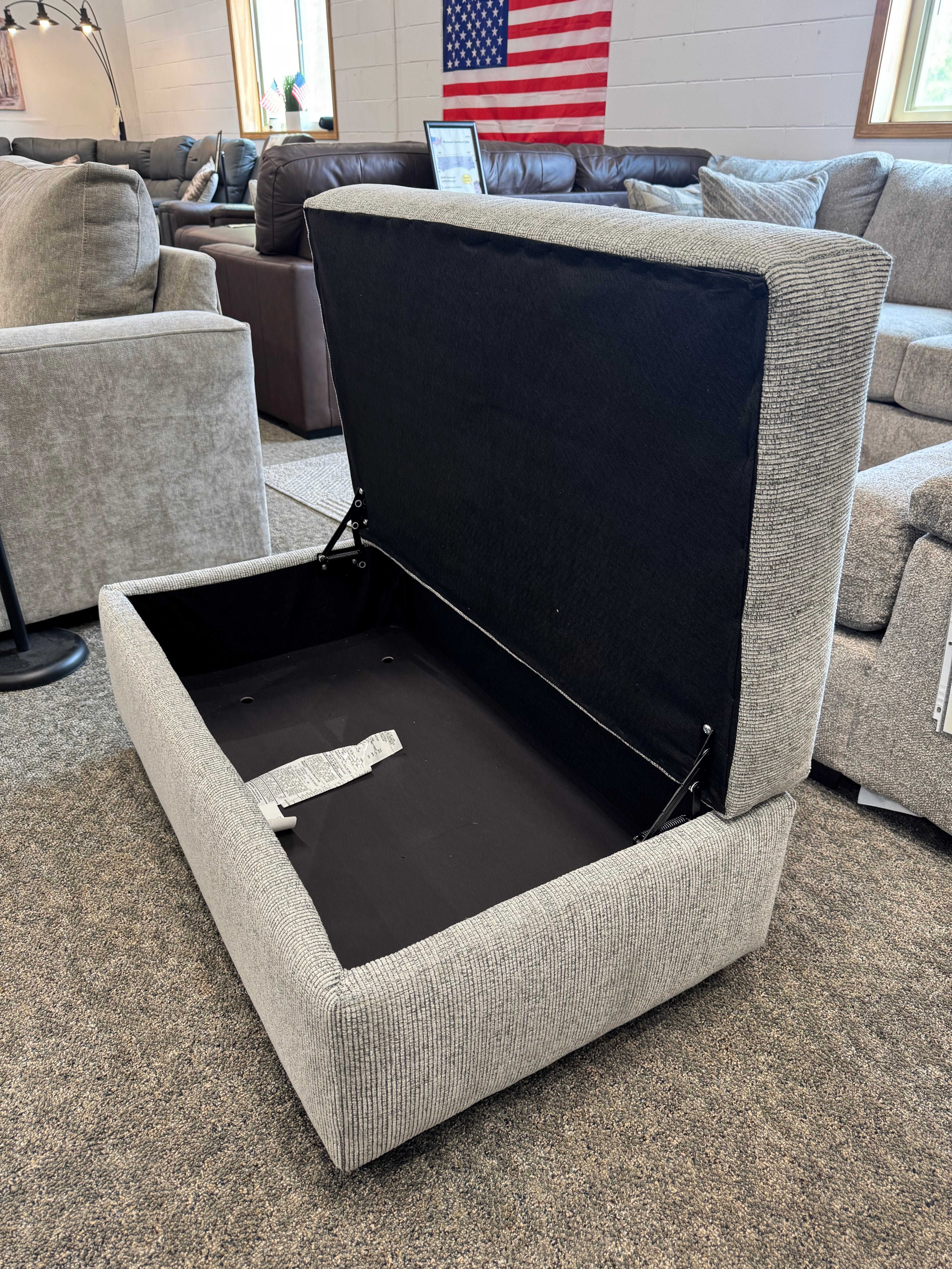 Brayden storage ottoman