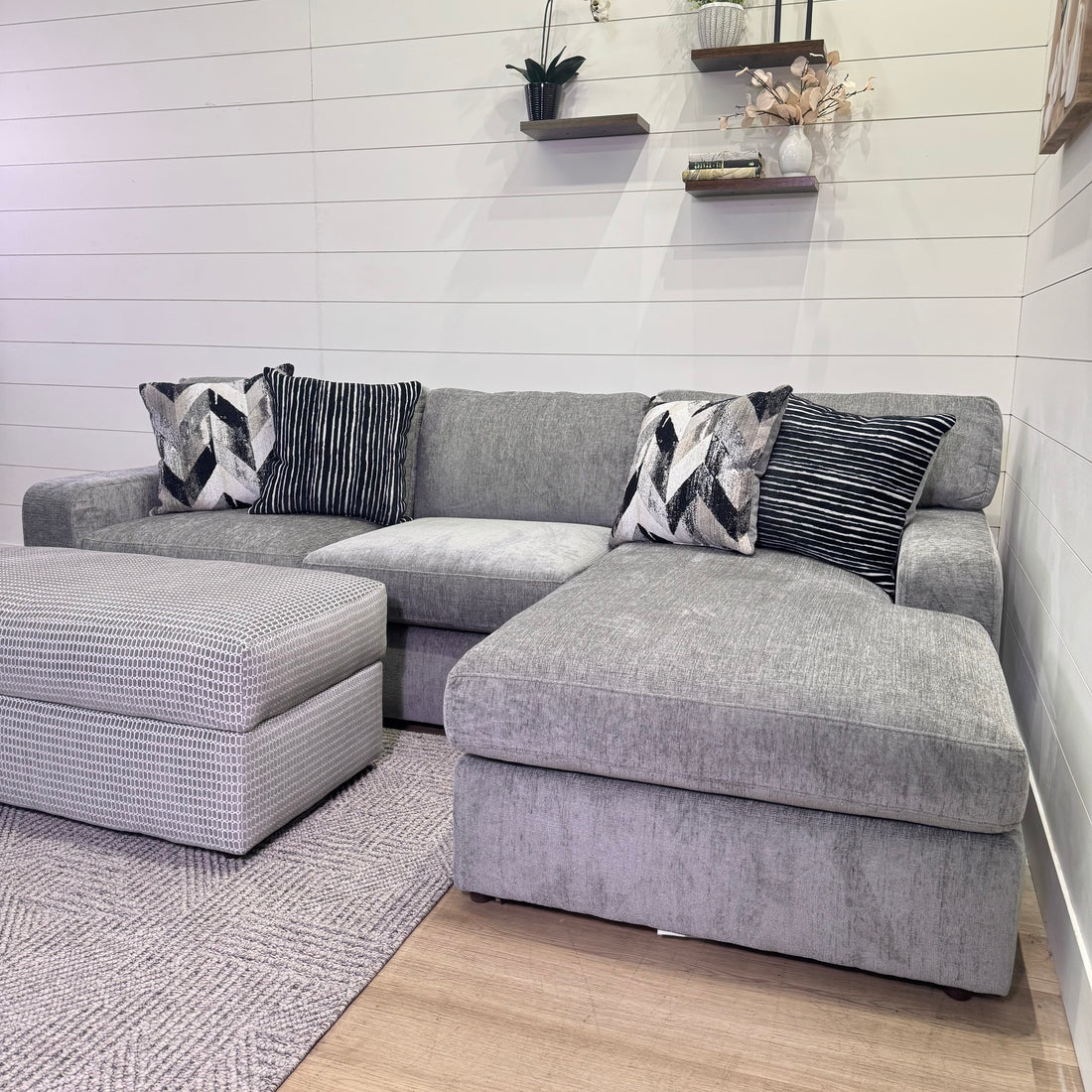 Sterling Sectional Chaise Sofa In Gray