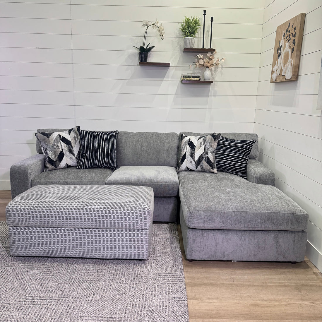 Sterling Sectional Chaise Sofa In Gray