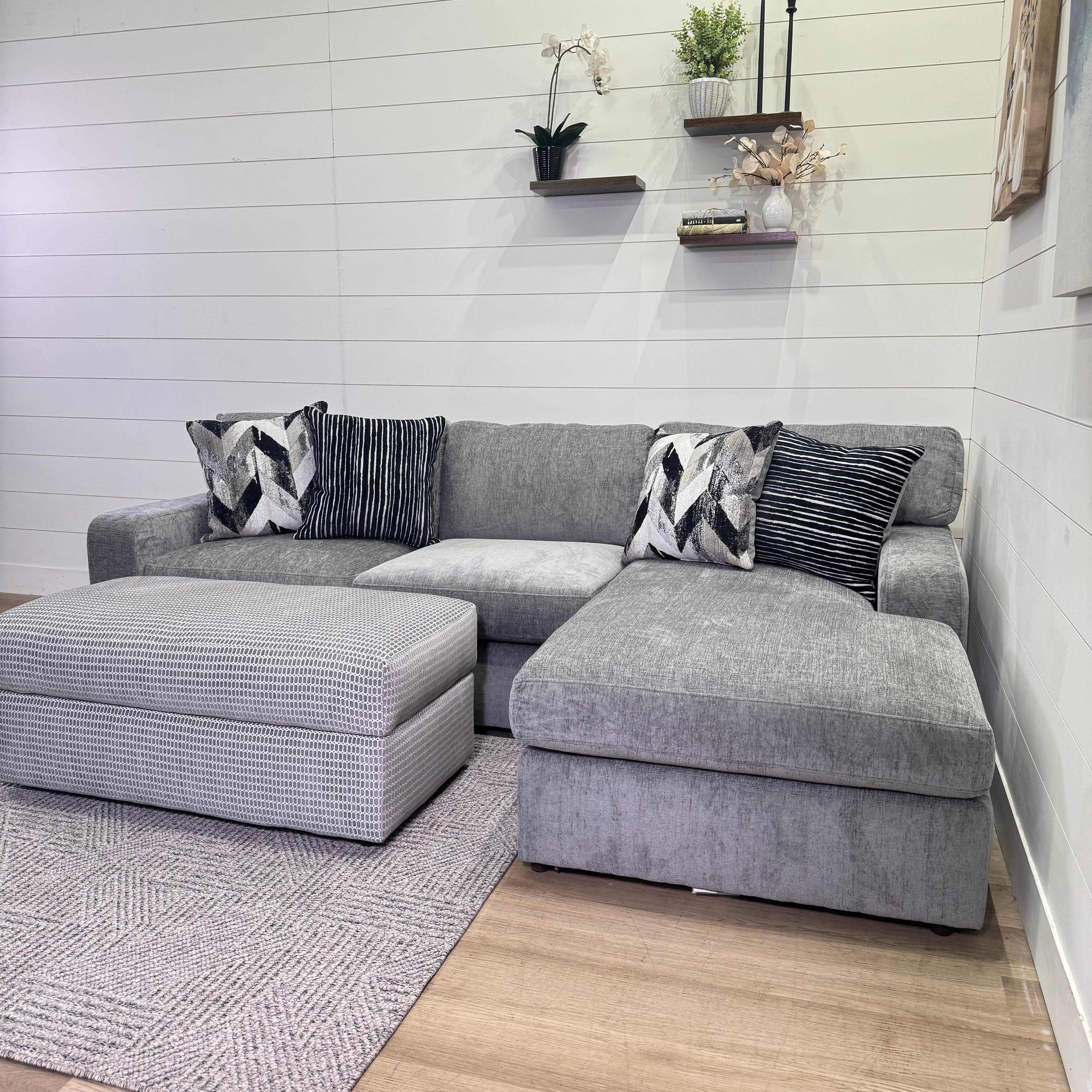 Sterling Sectional Chaise Sofa In Gray