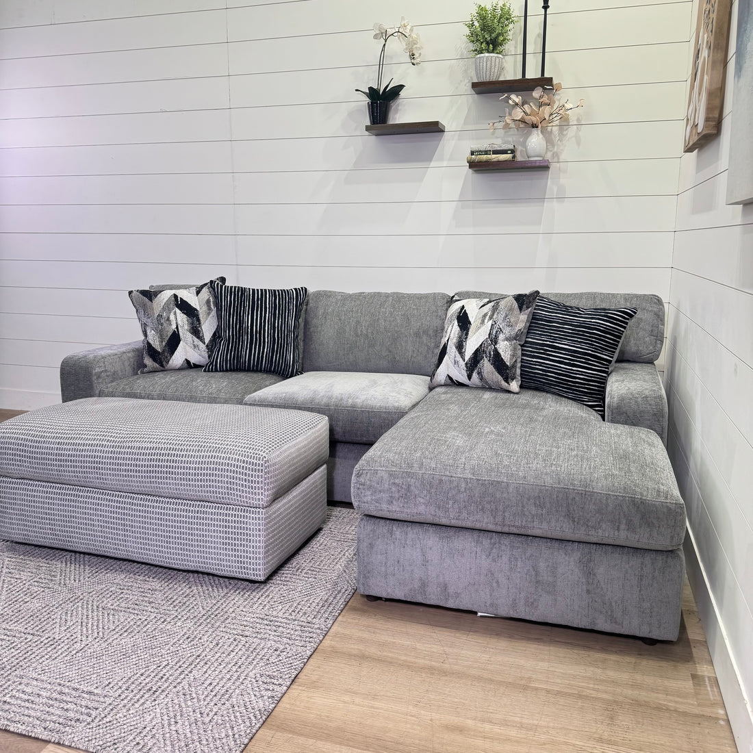 Sterling Sectional Chaise Sofa In Gray