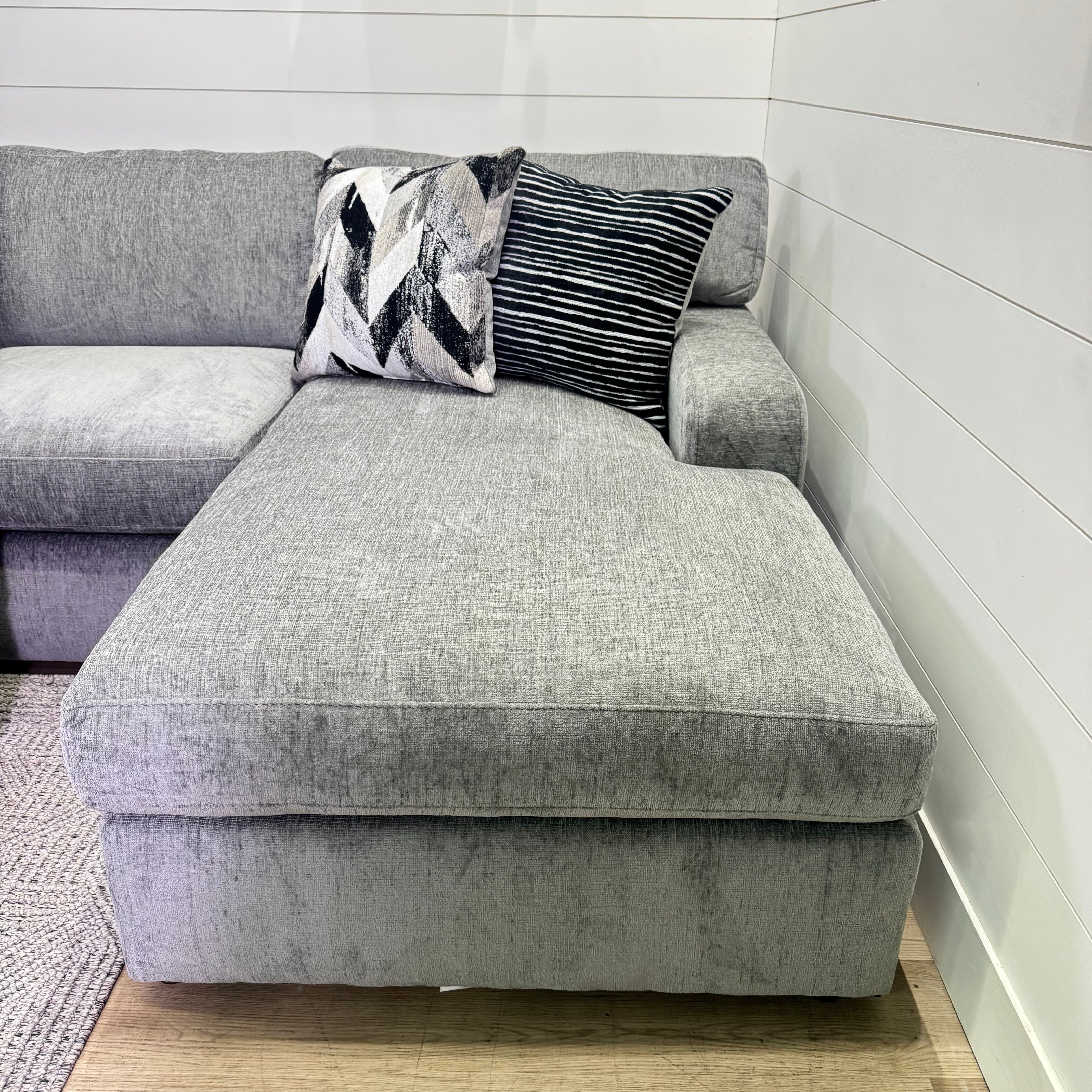 Sterling Sectional Chaise Sofa In Gray