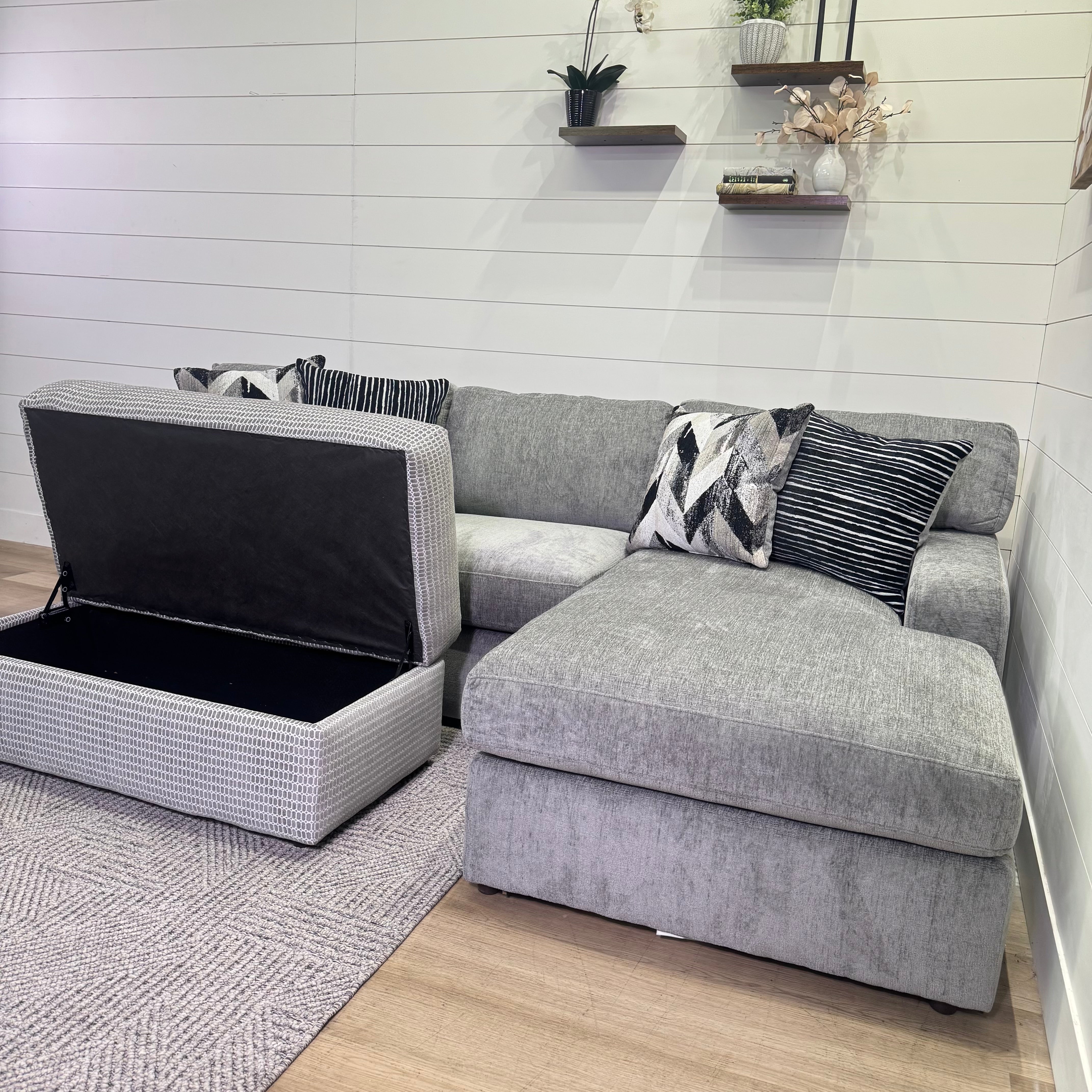 Sterling Sectional Chaise Sofa In Gray