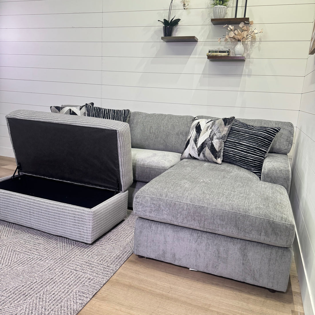 Sterling Sectional Chaise Sofa In Gray