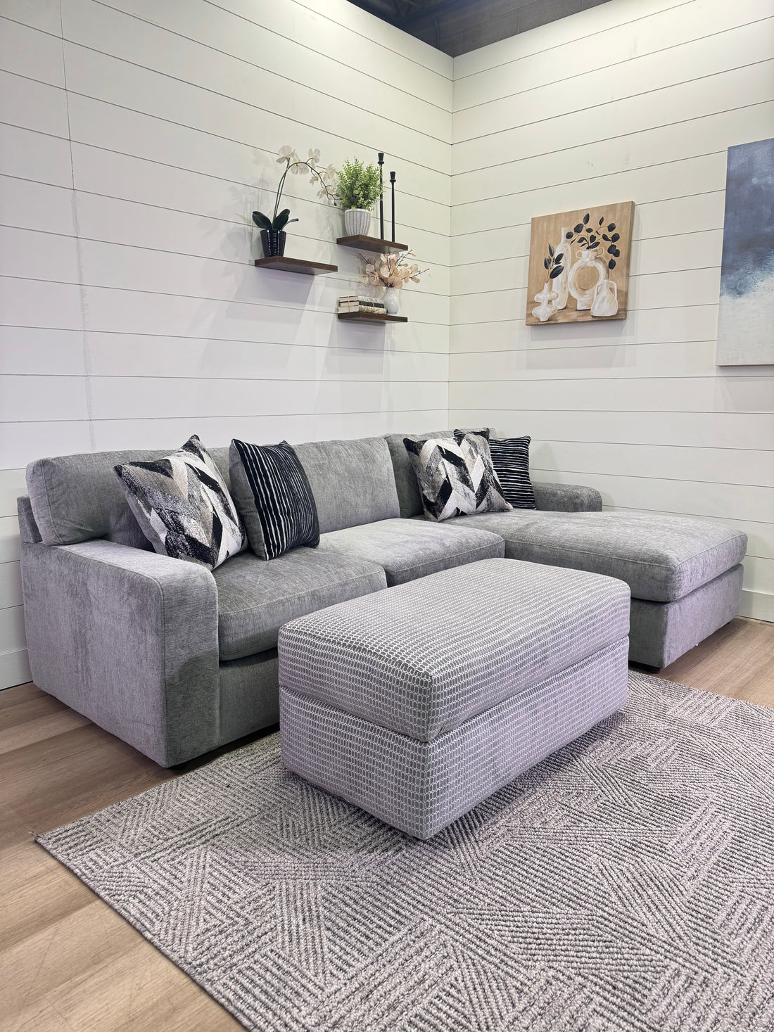 Sterling Sectional Chaise Sofa In Gray