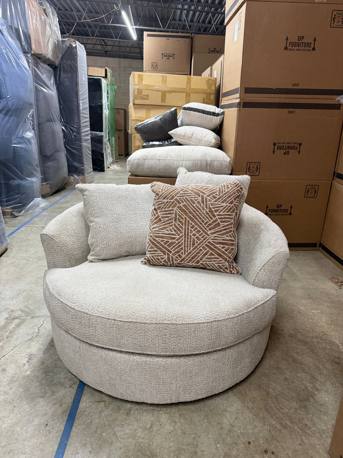 Steel water retreat swivel chair (RETURN) 🚨 Last one