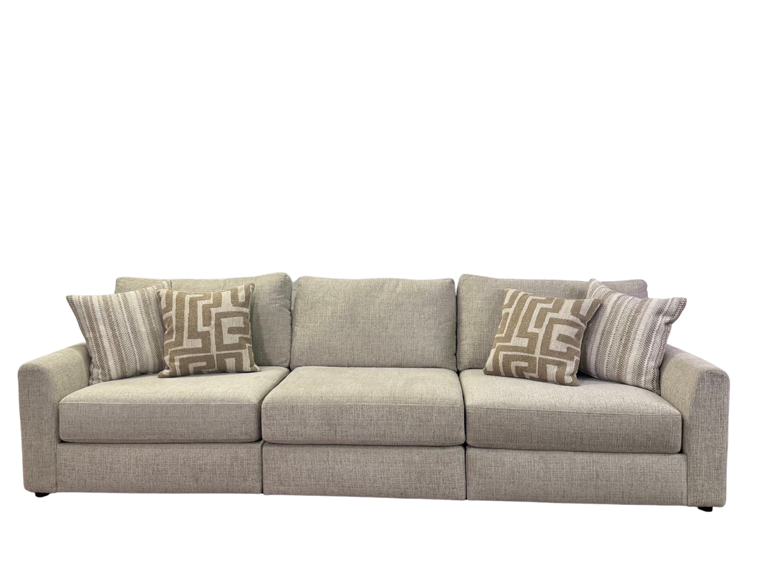 Avery Modular Sectional In Cream (Customizable)