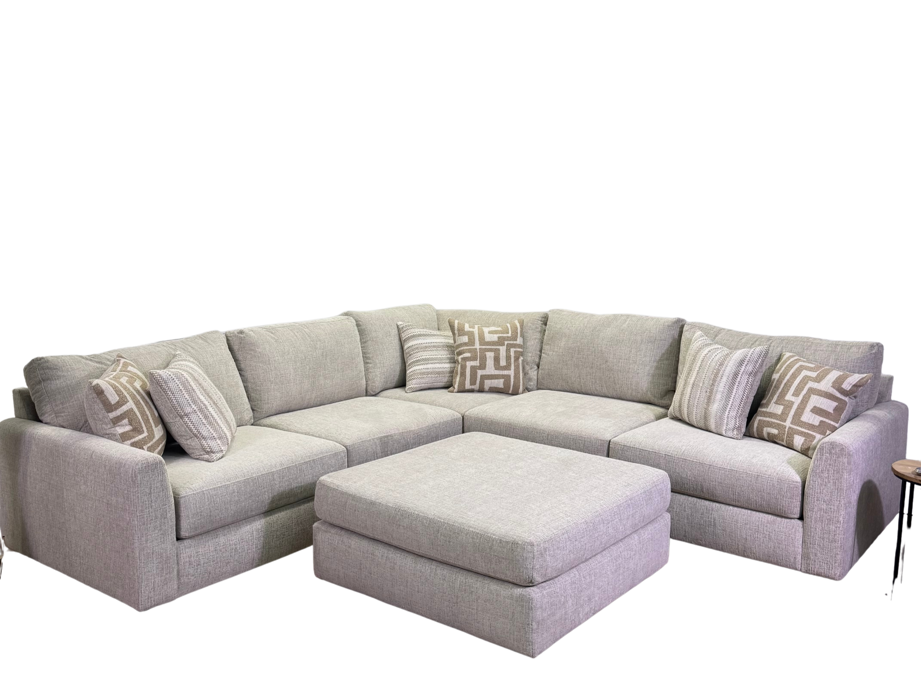 Avery Modular Sectional In Cream (Customizable)