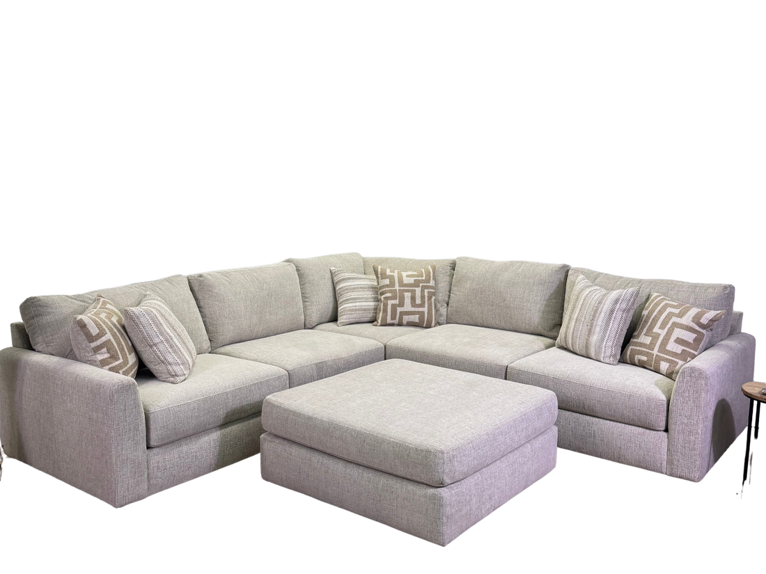 Avery Modular Sectional In Cream (Customizable)