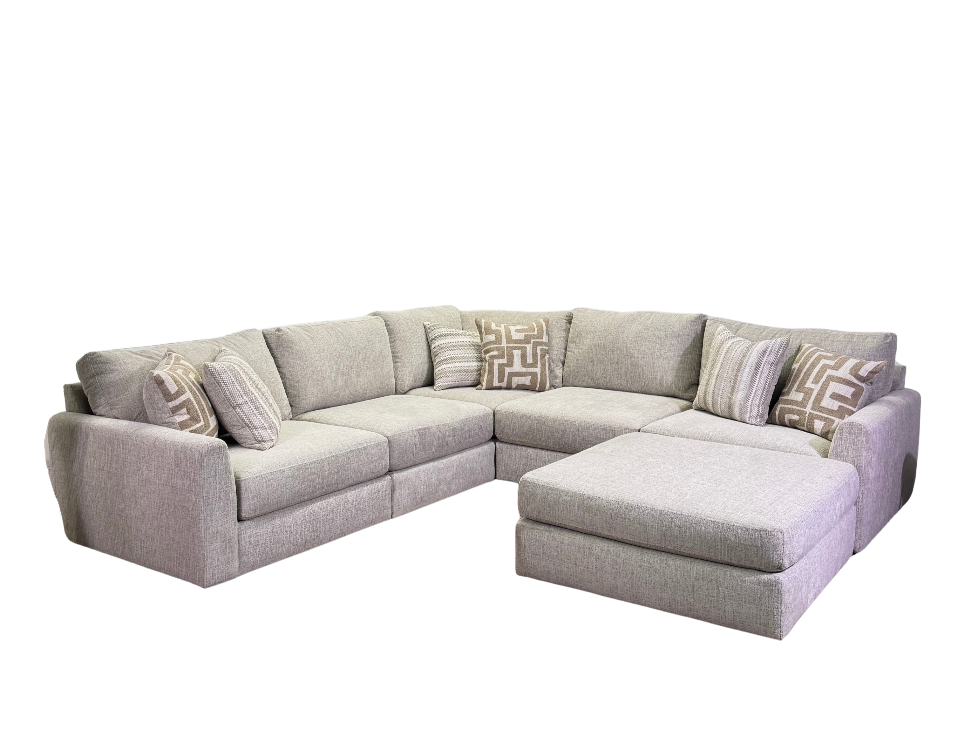 Avery Modular Sectional In Cream (Customizable)