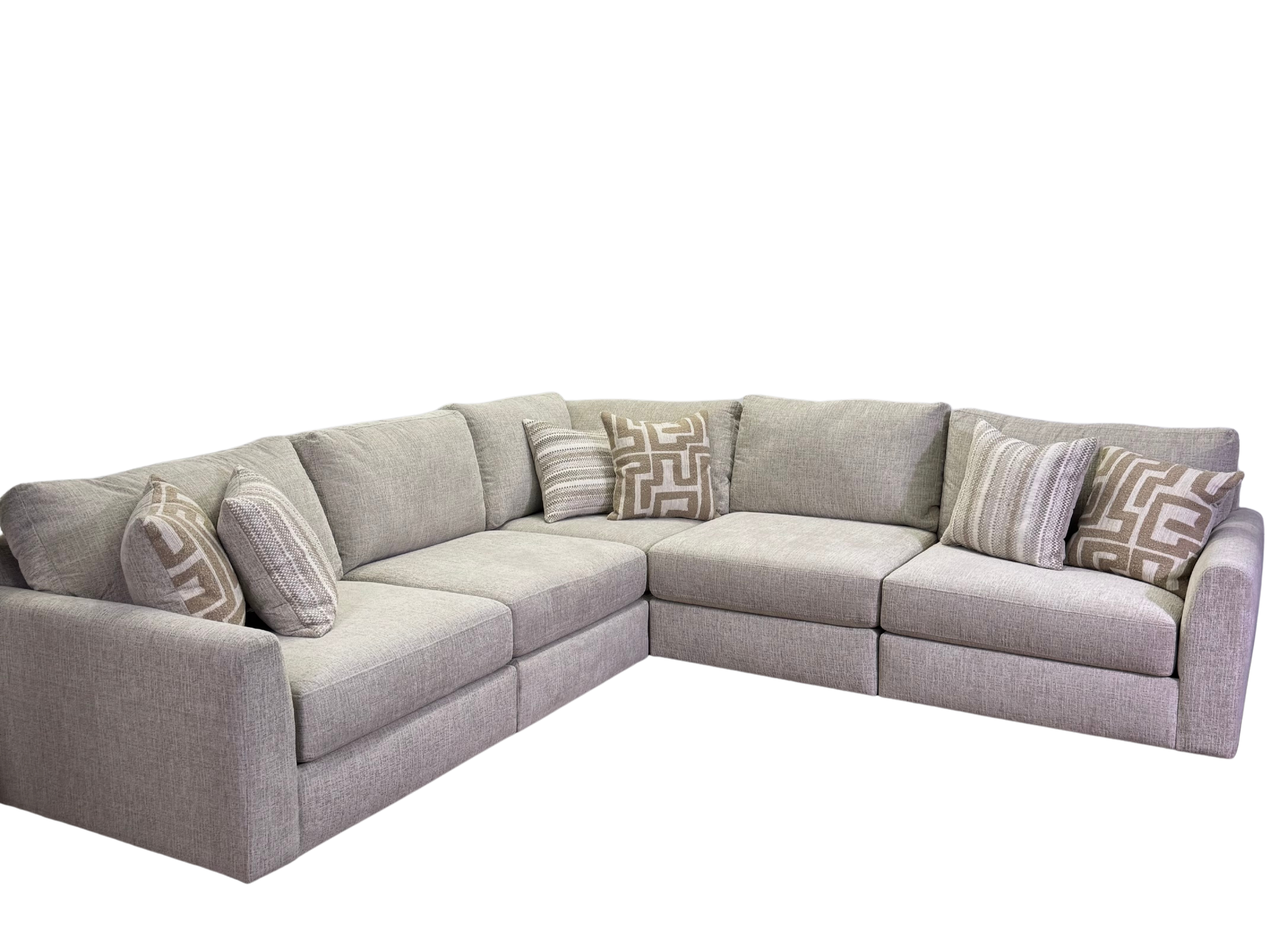 Avery Modular Sectional In Cream (Customizable)