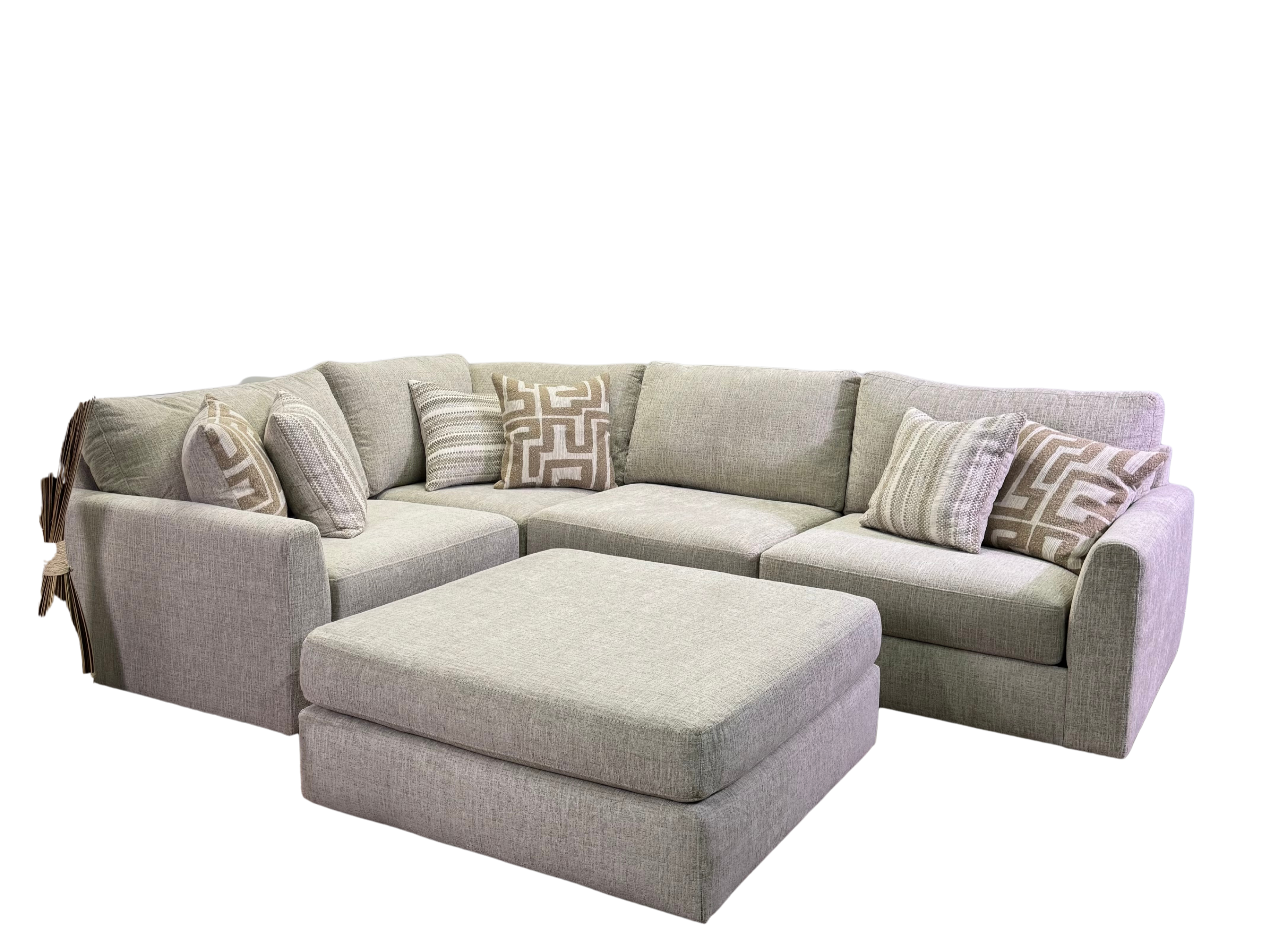 Avery Modular Sectional In Cream (Customizable)