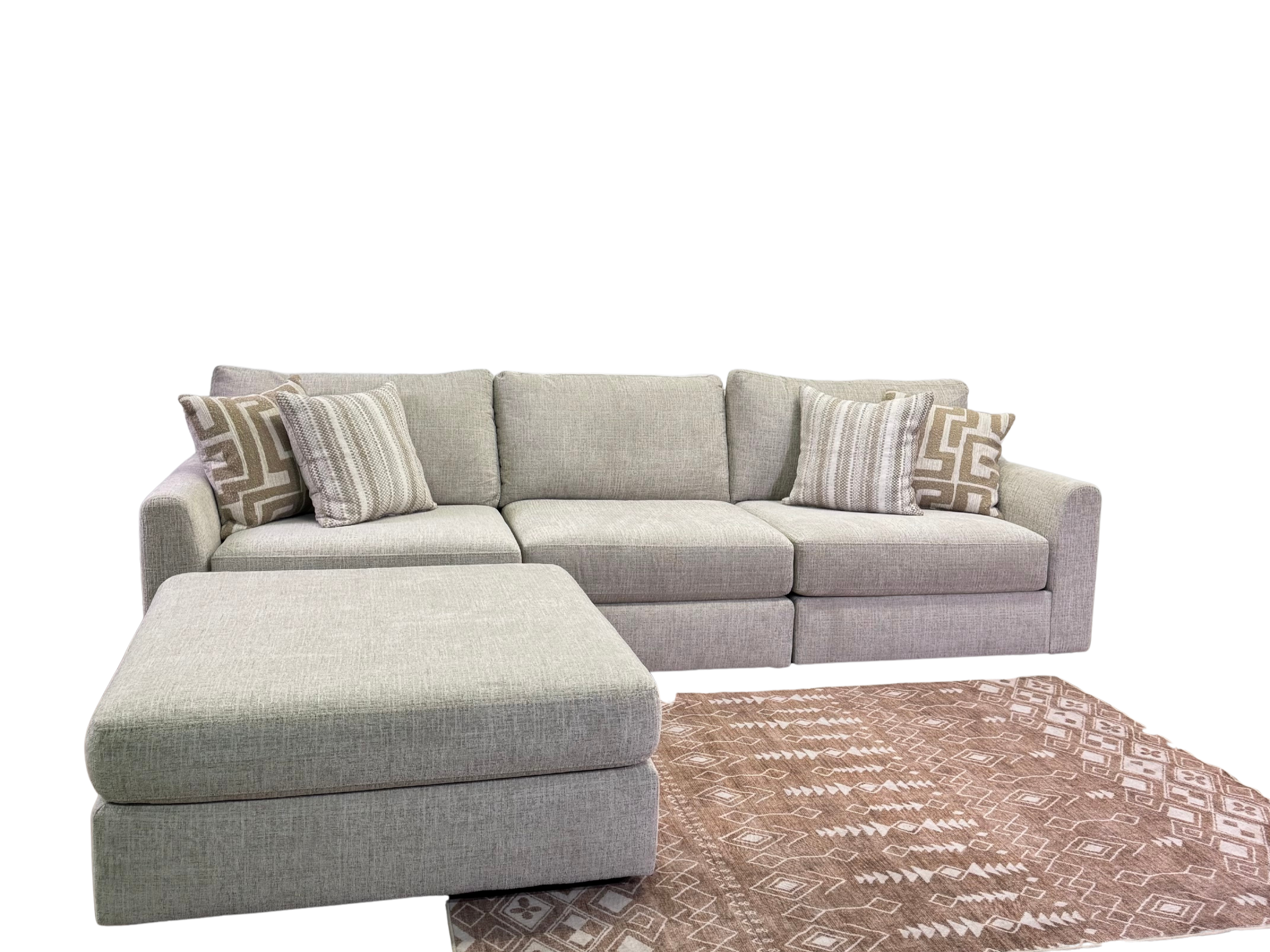Avery Modular Sectional In Cream (Customizable)