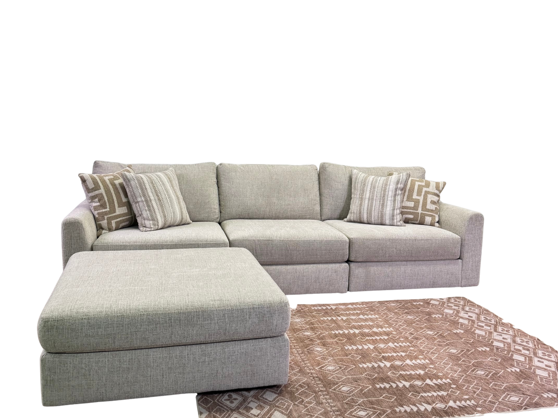 Avery Modular Sectional In Cream (Customizable)