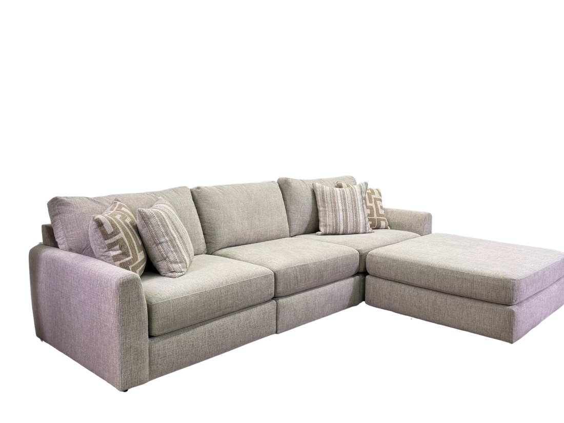 Avery Modular Sectional In Cream (Customizable)