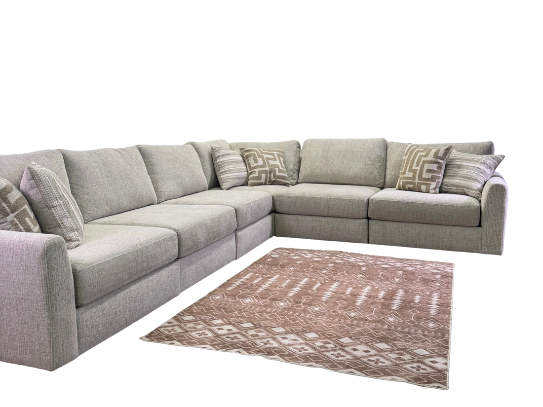 Avery Modular Sectional In Cream (Customizable)
