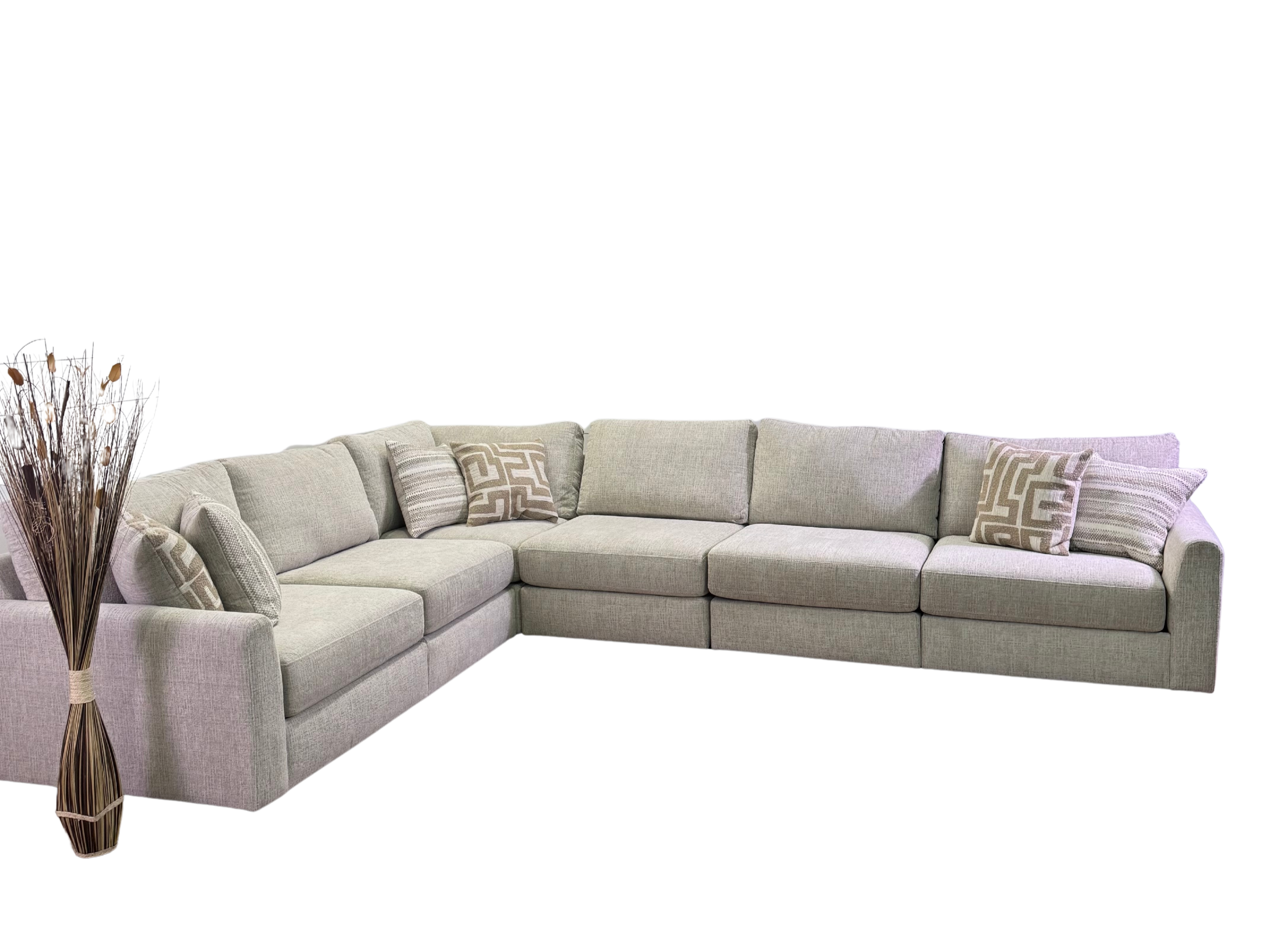 Avery Modular Sectional In Cream (Customizable)