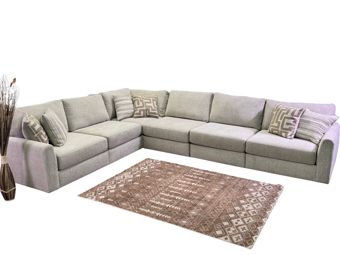 Avery Modular Sectional In Cream (Customizable)